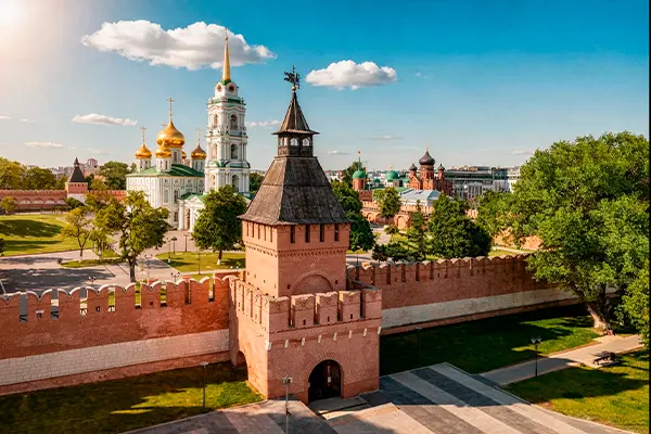 Тульский кремль - древняя крепость XVI века в центре Тулы, главная историческая достопримечательность города